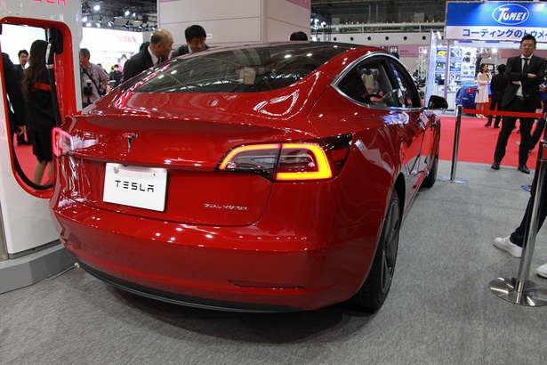 Tesla「model 3」(リア)