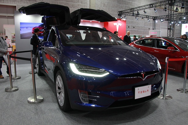 Tesla「model X」(フロント)
