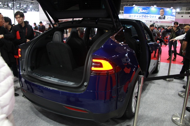 Tesla「model X」(リア)