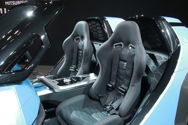 MITSUBISHI「MI-TECH CONCEPT」(内装)