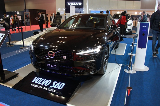 VOLVO「S60」(フロント) 
