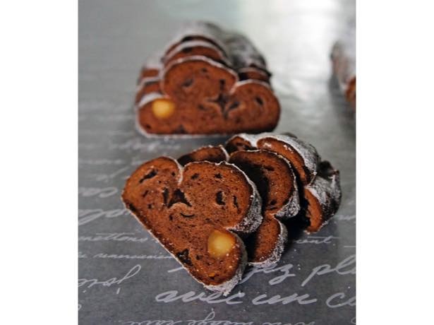 クリスマスにぴったりの「チョコシュトーレン」