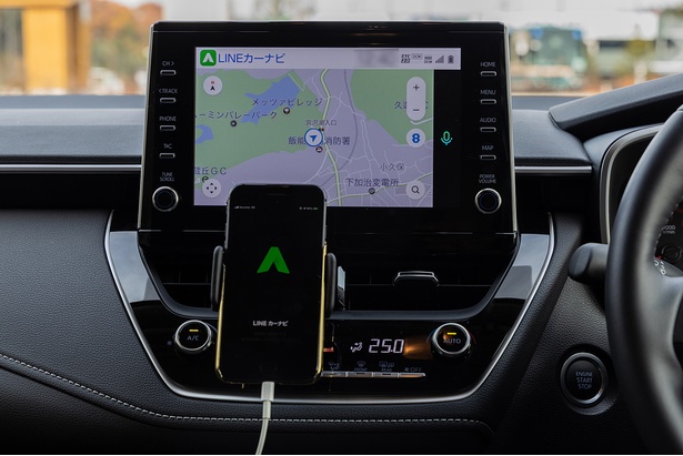 車種によって、スマートフォンとUSB接続すれば車載ディスプレイにナビ画面を映し出せる