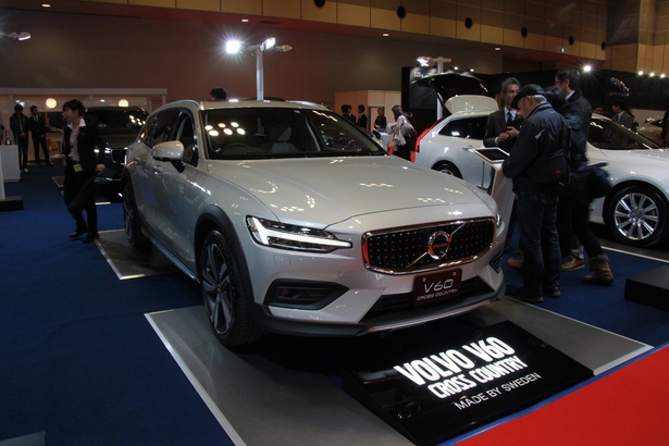 VOLVO「V60」(フロント)