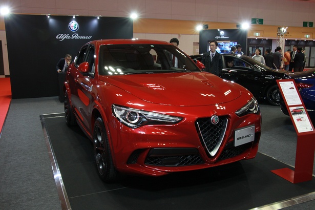 Alfa Romeo「STELVIO」(フロント) 