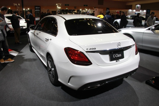 Mercedes-Benz「C200 Laureus Edition」(リア)