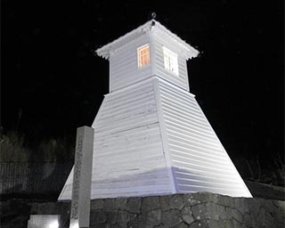 幻想的な風景となる「旧福浦灯台ライトアップ」が石川県羽咋郡志賀町で開催中