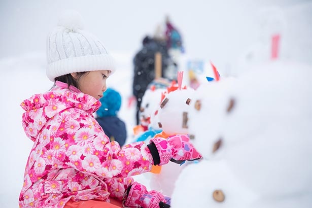 広大な雪原の中で雪遊びを楽しむ 羊ヶ丘スノーパーク が北海道札幌市で開催 ウォーカープラス