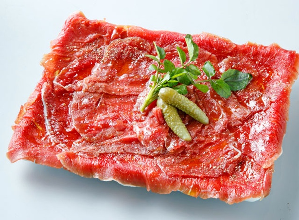 肉寿司 / 牛生ハム(790円)