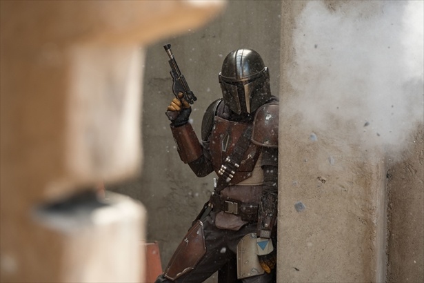 スター・ウォーズシリーズ初の実写ドラマ『マンダロリアン』場面カット
