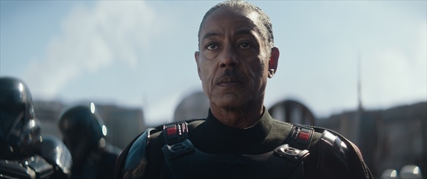 スター・ウォーズシリーズ初の実写ドラマ『マンダロリアン』場面カット