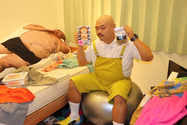 【写真を見る】「もっと僕を恋してほしい」と語るクロちゃん初の展覧会が名古屋に上陸！