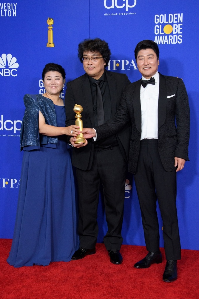 外国語映画賞を受賞した『パラサイト 半地下の家族』チーム