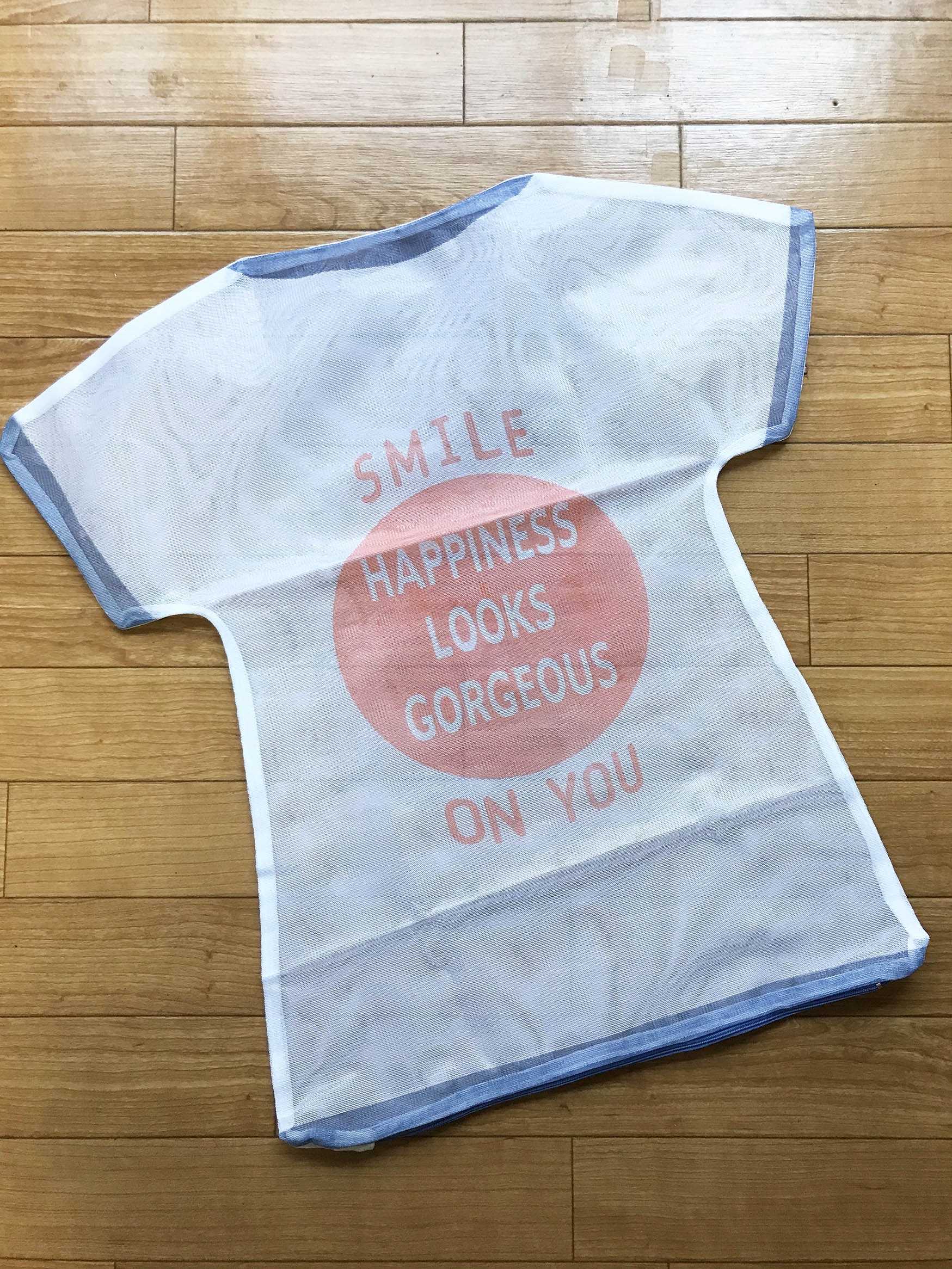 これが洗濯ネット?と思わず胸キュン♡「Tシャツ型ダイカットランドリーネット」