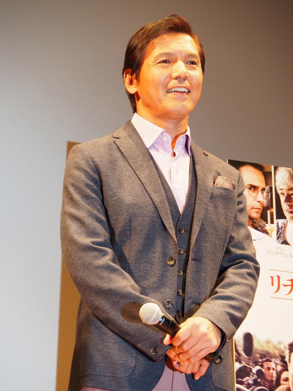 【写真を見る】テレビリポーターの阿部祐二、デーブ・スペクターらが報道について熱く討論!