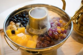 話題の「スイーツ火鍋」をいち早く堪能！チーズティー専門店が浅草に誕生
