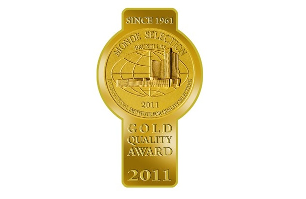 2011年度モンドセレクションの金賞エンブレム、。1961年創設以来、世界中の優れた商品を審査・評価する由緒あるコンテストだ