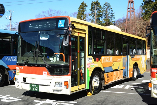 箱根登山バス(エヴァンゲリオン零号機バージョン)