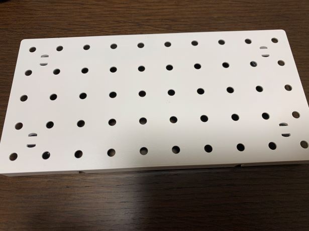【画像】今回は白の長方形パンチングボードを購入♪
