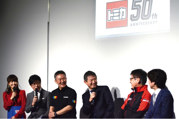 Honda、TOYOTA、NISSANの3社のスポーツカーの開発責任者によるトークが行われた