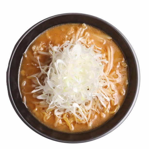 「さっぽろ味噌拉麺(赤)」(税込 780円)は、やや濃い目の味噌(赤)が効いたコクと深みのある味が魅力 / 拉麺さっぽろ