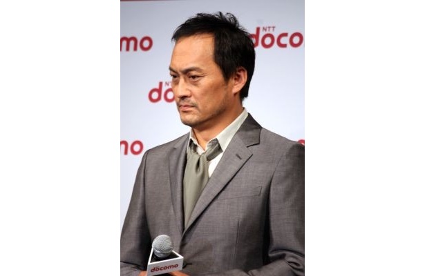 新CMのストーリーを思案する渡辺謙さん