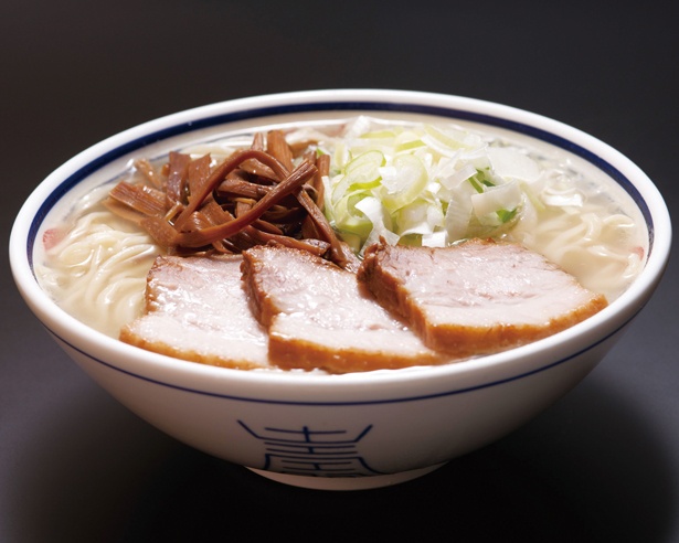 長浜ラーメンをベースに、あっさりした味わいが特徴の「中華そば」(850円) / 中華そば専門 田中そば店 ららぽーと名古屋