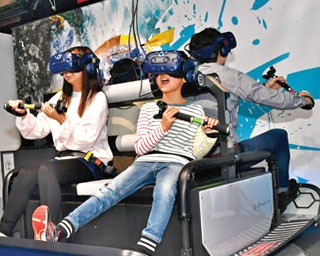 4月5日(日)まで！期間限定で大人1人につき、子供1人タダで遊べる「VR ZONE OSAKA」