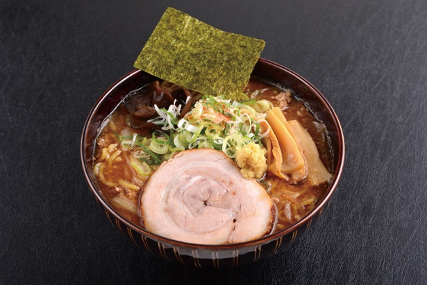 スープに香ばしく炒めた毛蟹と香味野菜、北海道産昆布を贅沢に使用した「濃厚毛蟹味噌らーめん」 / 札幌みその(北海道) / 第1幕