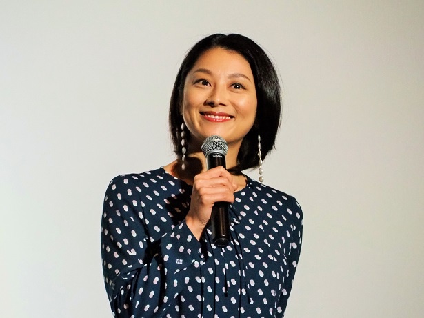 お金にがめつく大食いだが、実は絶世の美女のキヌ子を演じた小池栄子