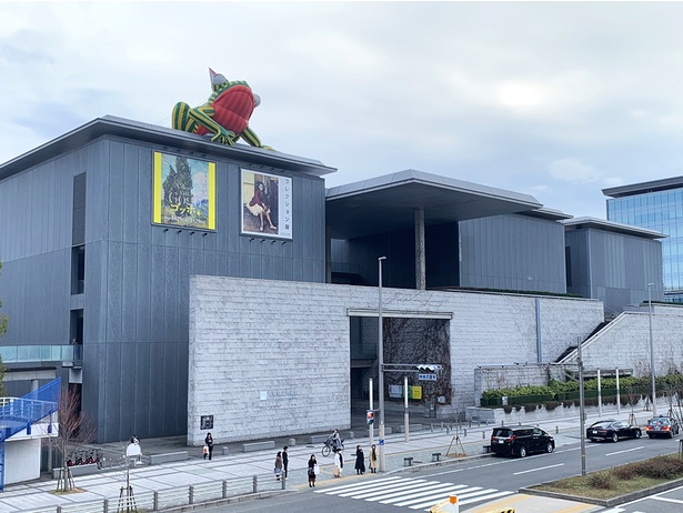 兵庫県立美術館へは阪神本線「岩屋駅」から南へ徒歩約8分