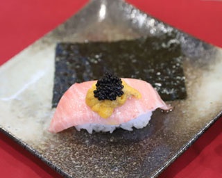 今度のかっぱ寿司「つかみ寿司」は高級海苔×豪華ネタの最強タッグ！九州フェアも同時開催