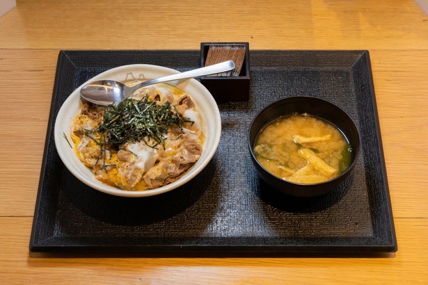 「牛とじ丼」(560円)