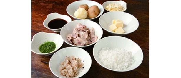 「食厨房 なかなか」の棒コロに使われている食材。ジャガイモ、豚肉、バター、青のりと様々なものが含まれる