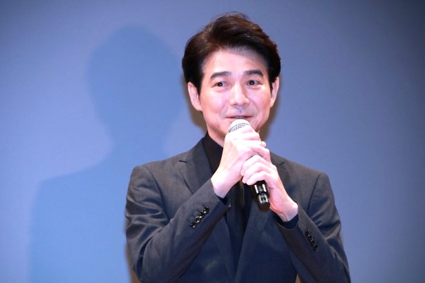 前田拓実役の吉岡秀隆