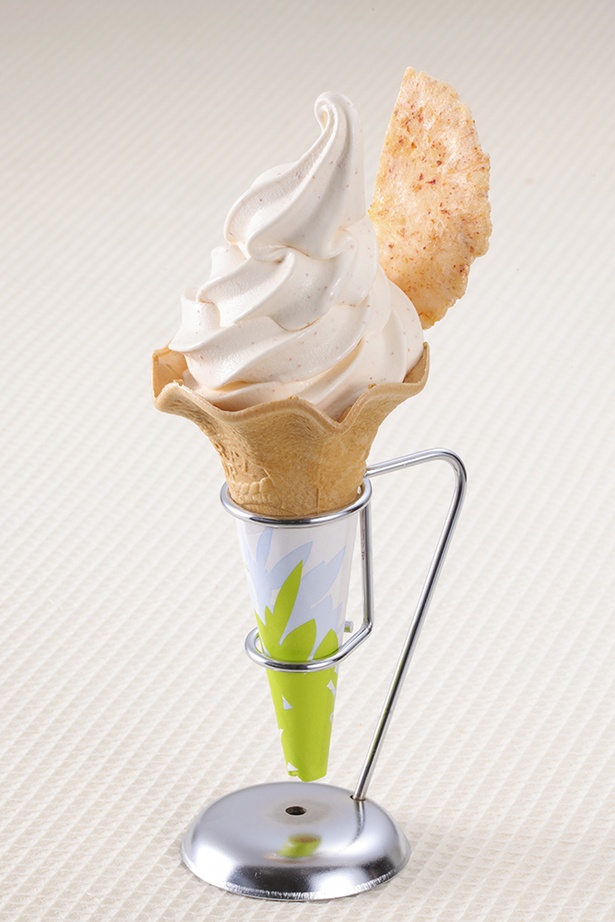 「明太ソフトクリーム」(328円※税抜)はピリッとした辛さがクリームの甘さを引き立てる