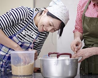 素材を知り手間を知る「みんなでレッツ手前みそ」が 福井県・池田町開発センターで開催