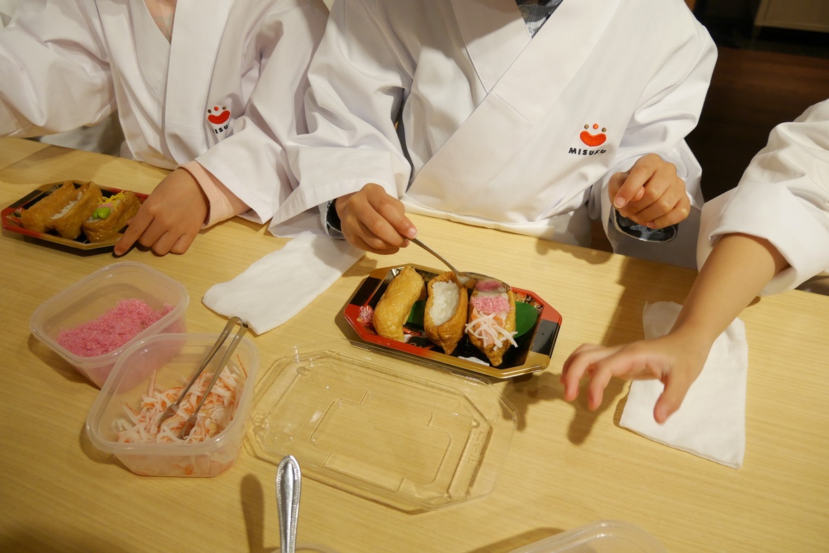 桜でんぶ、枝豆、錦糸卵、カニカマ、ツナ、コーンなど6種類からアレンジ可能!