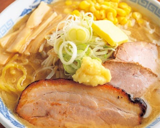 全国の味を知る職人が進化させたラーメンを！難波「麺 かねき商店」