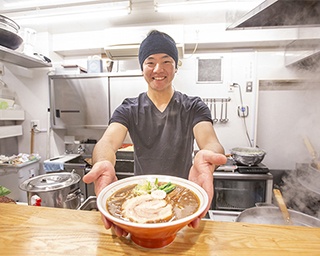 スープに納得がいかない日は営業しない！ 頑固なラーメン｢六等星こってり｣とは？