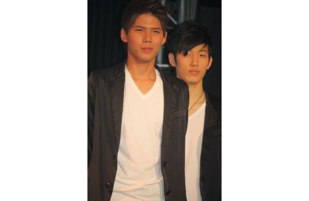 「Apeace」のメンバー
