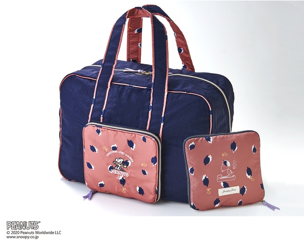 「スーベニアバッグ」(6000円)。スーツケースにセットアップできて、使わないときは小さく折り畳むことができる
