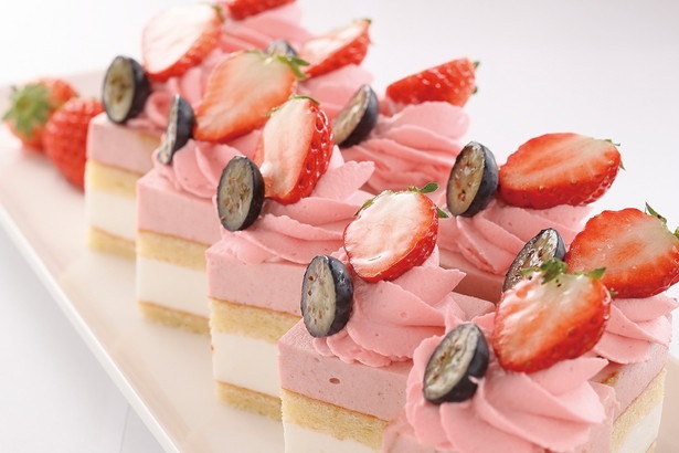 苺とヨーグルトのガトーはさっぱりとした味わい / 名古屋東急ホテル