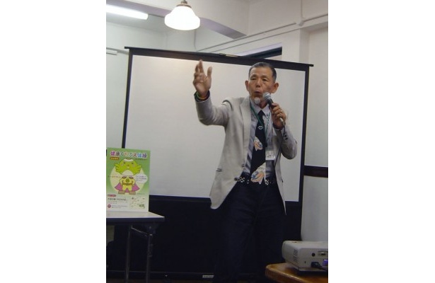 口笛名人のもくまさあきさんによる口笛の演奏