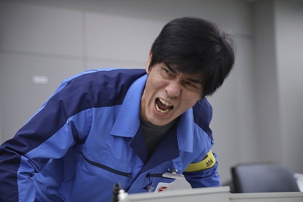 主人公となる1・2号機当直長の伊崎利夫(佐藤浩市)