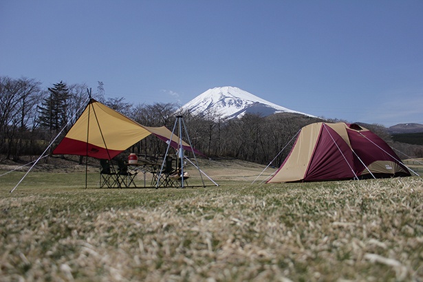 【写真】富士山の2合目に位置するキャンプ場。ダイナミックな絶景を望めるのも人気の理由