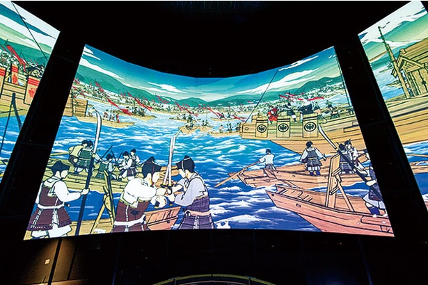 大スクリーンにて門司港の歴史をアニメで紹介 / 関門海峡ミュージアム