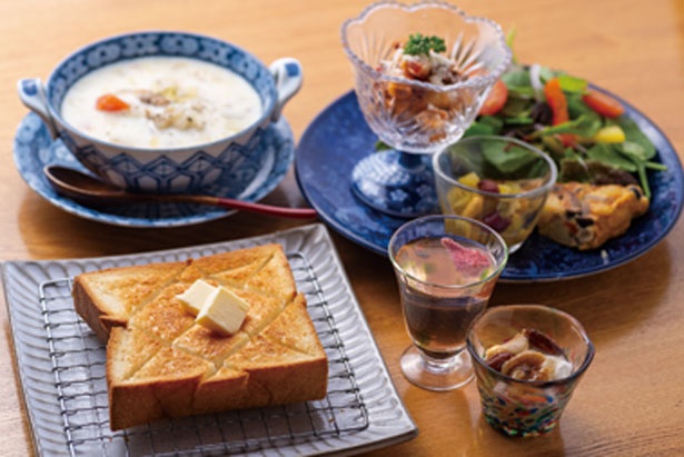 自家製の焼きたて食パンが食べられるパンランチ(1100円)/ひるねこ coffee＆bread
