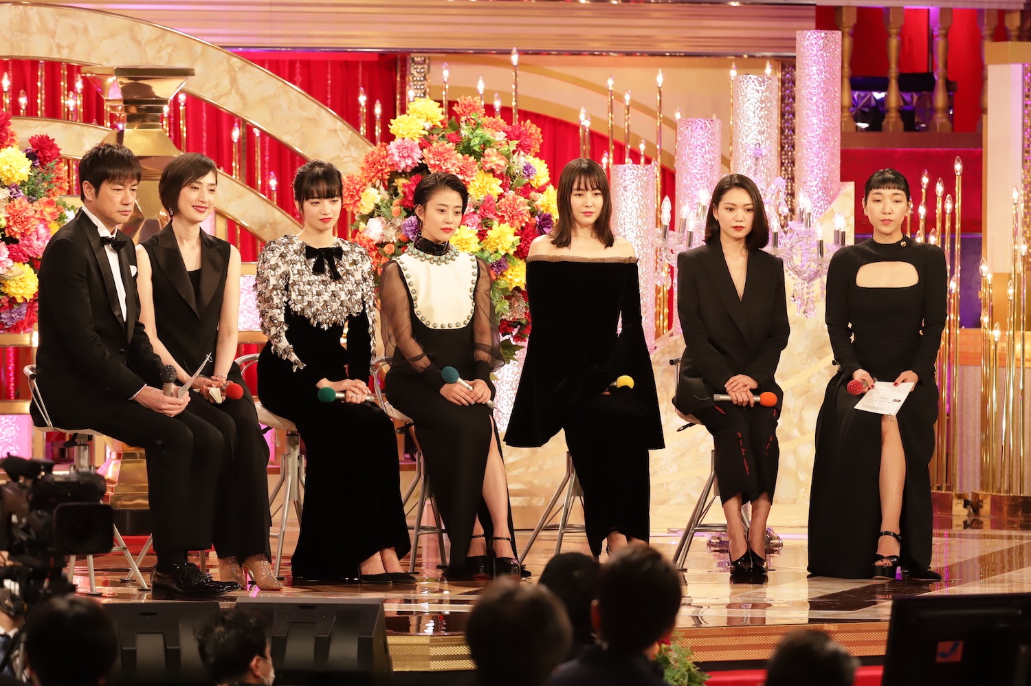 高畑充希、美脚チラリ!