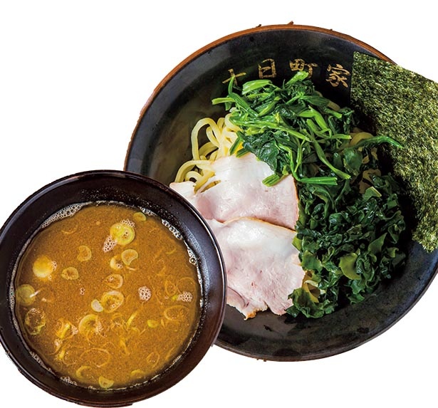 魚粉がスープの味わいを倍加させる「魚介豚骨つけ麺」